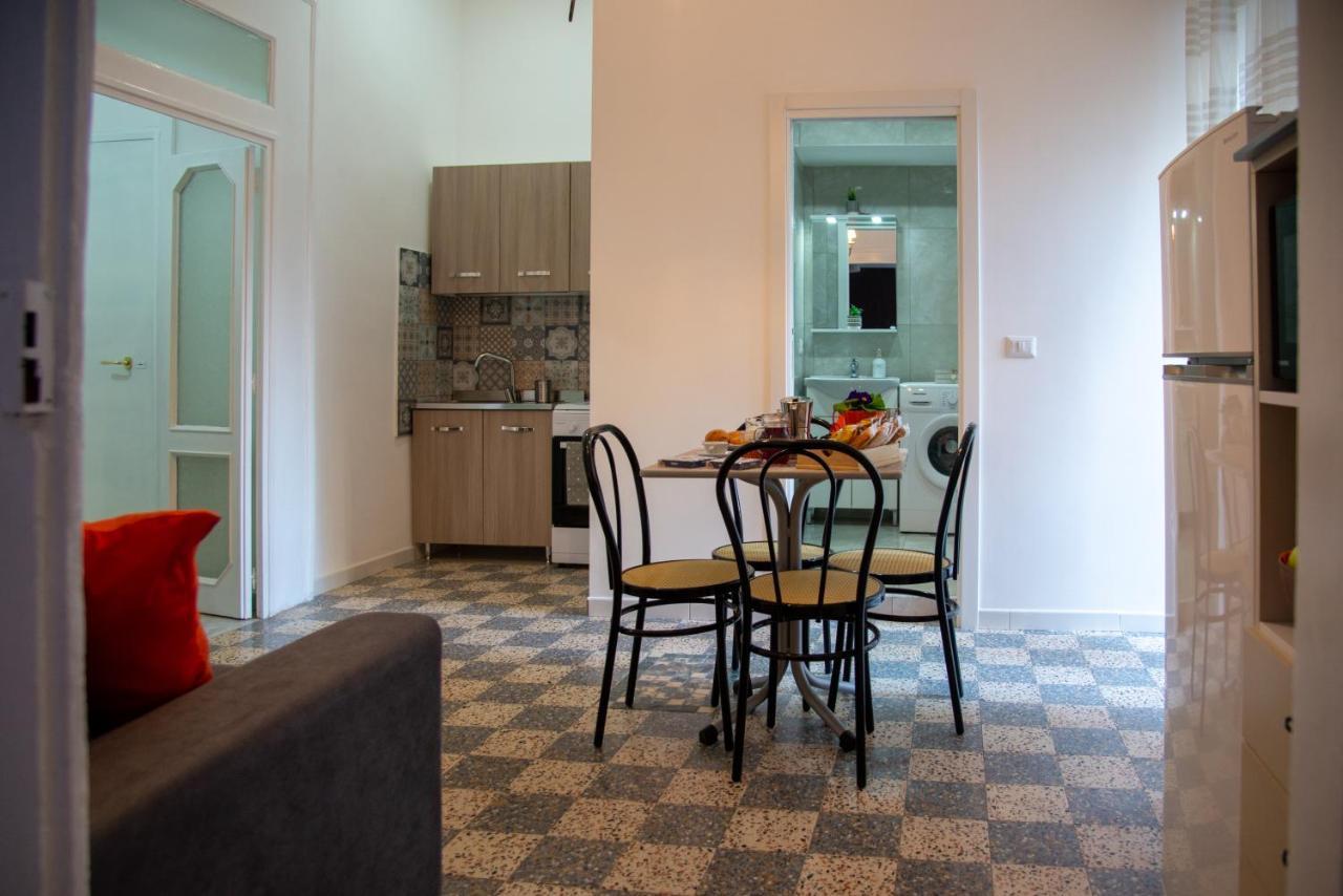 Ferienwohnung Domus Anticaglia By Domusextra Neapel Exterior foto